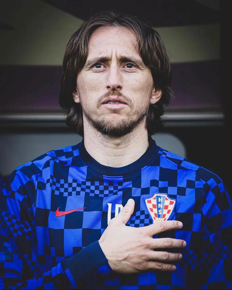 8万人前，21岁克星羞辱皇马：将球带进球门！ 阿隆索已难逃下课？